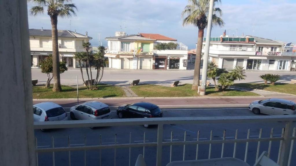 Monolocale Lungomare Viareggio Exterior photo